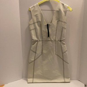 Brian Reyes sleeveless dress Size: 2